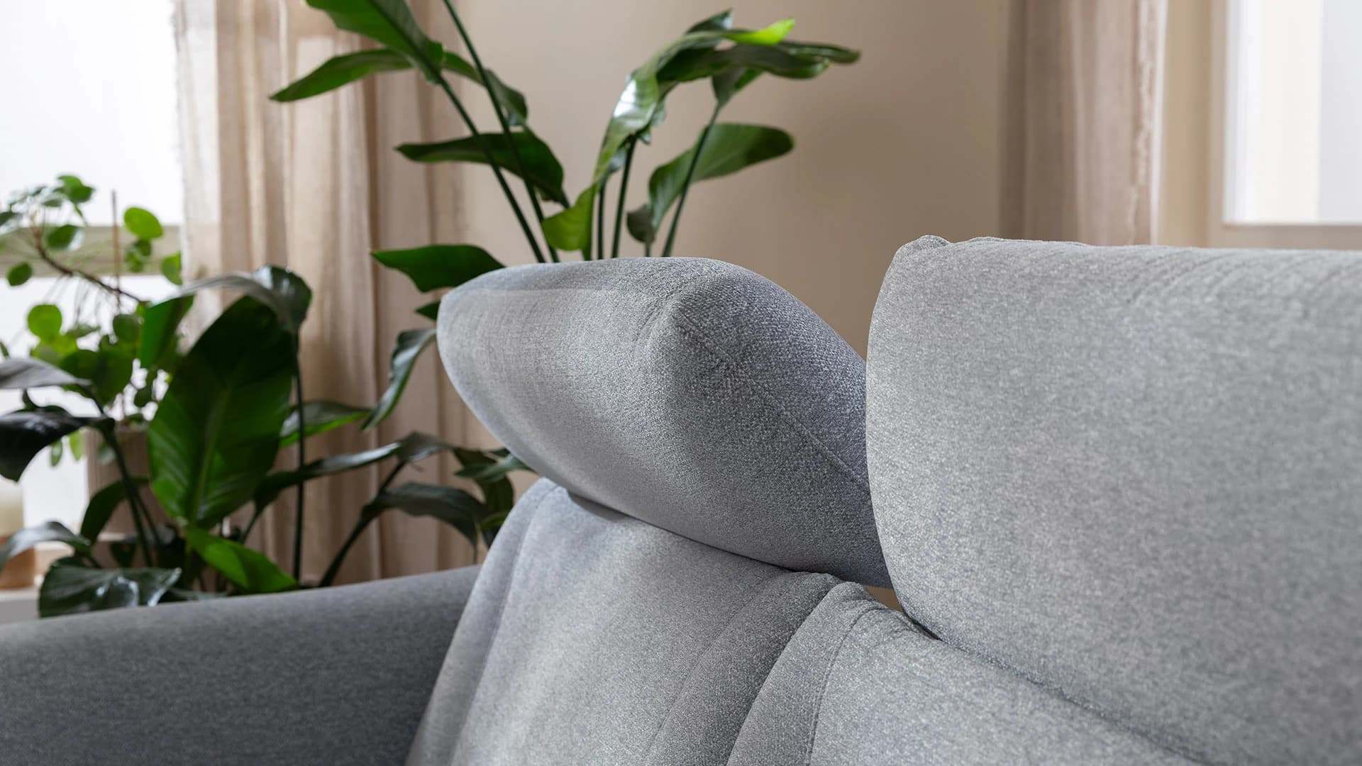 Sofa Nevin - 2,5-Sitzer inkl. Kopfpolsterverstellung, Stoff, Silbergrau