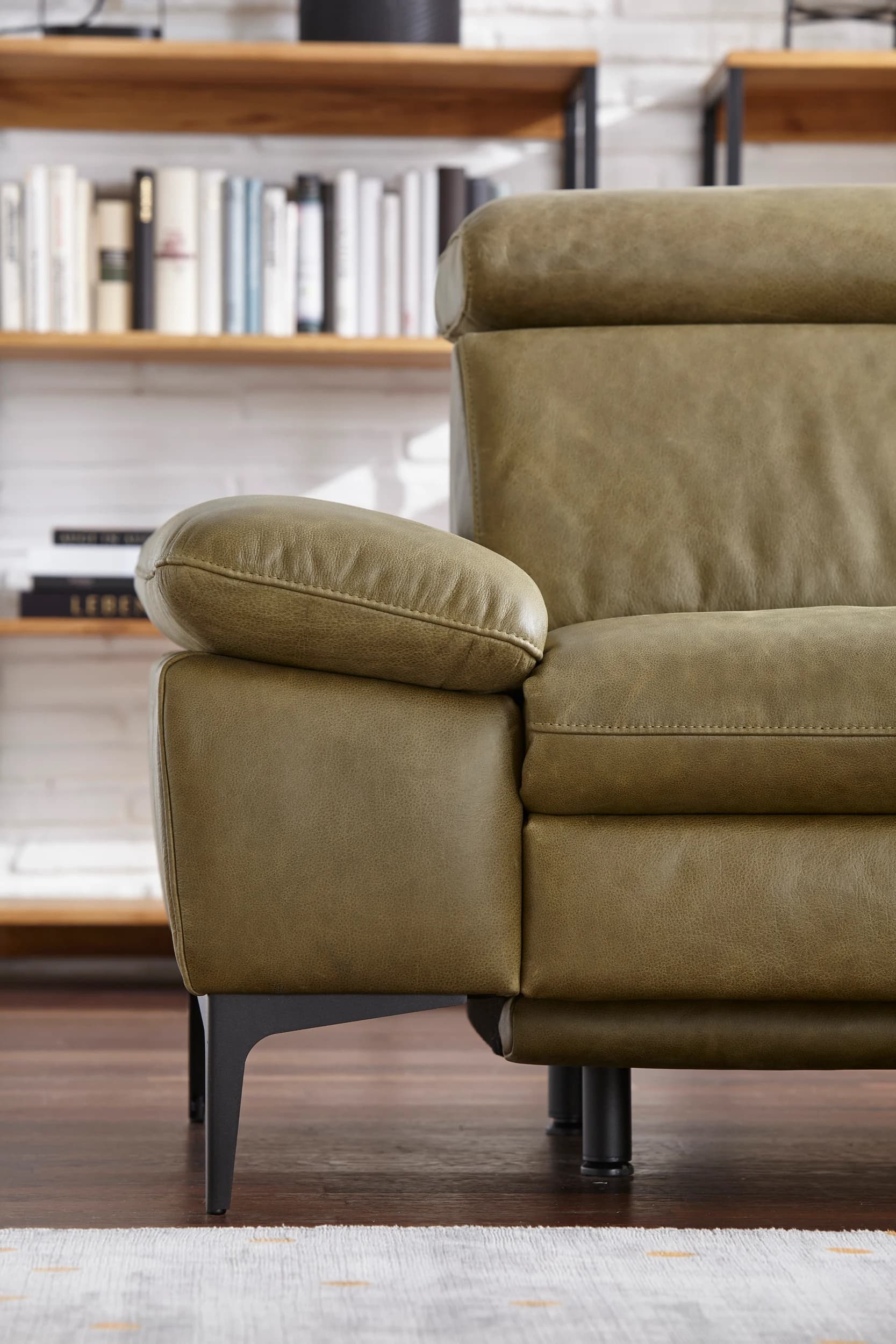Sofa Felipa - 3-Sitzer inkl. Kopfteil verstellbar, Leder, Olive