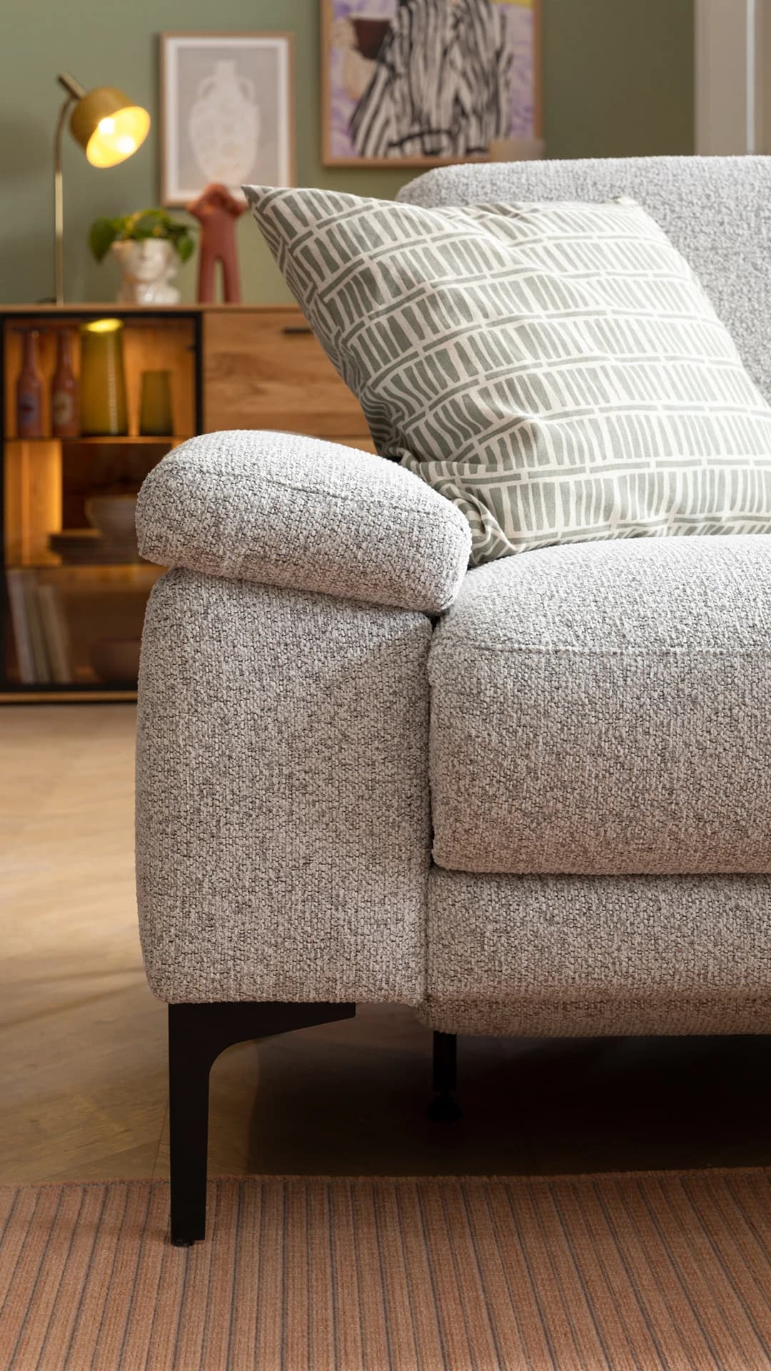 Ecksofa Matero - 2-Sitzer mit Ecke rechts inkl. Relaxfunktion motorisch und Sitzvorzug, Stoff, Hellgrau