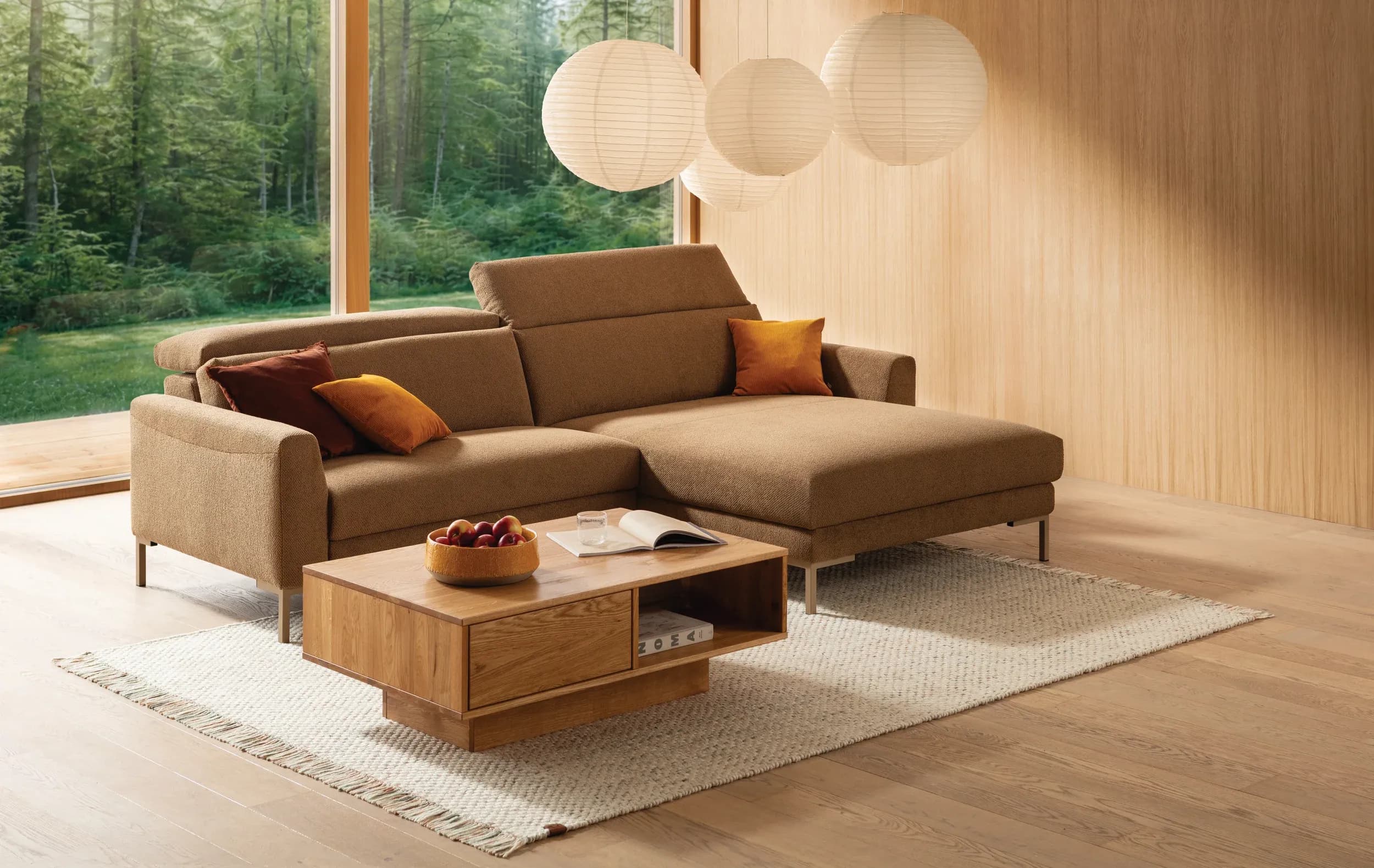 Sofa Braska - 1,75-Sitzer mit Longchair rechts, inkl. Relaxfunktion (motorisch) und Kopfstütze verstellbar, Stoff, Rauchbraun