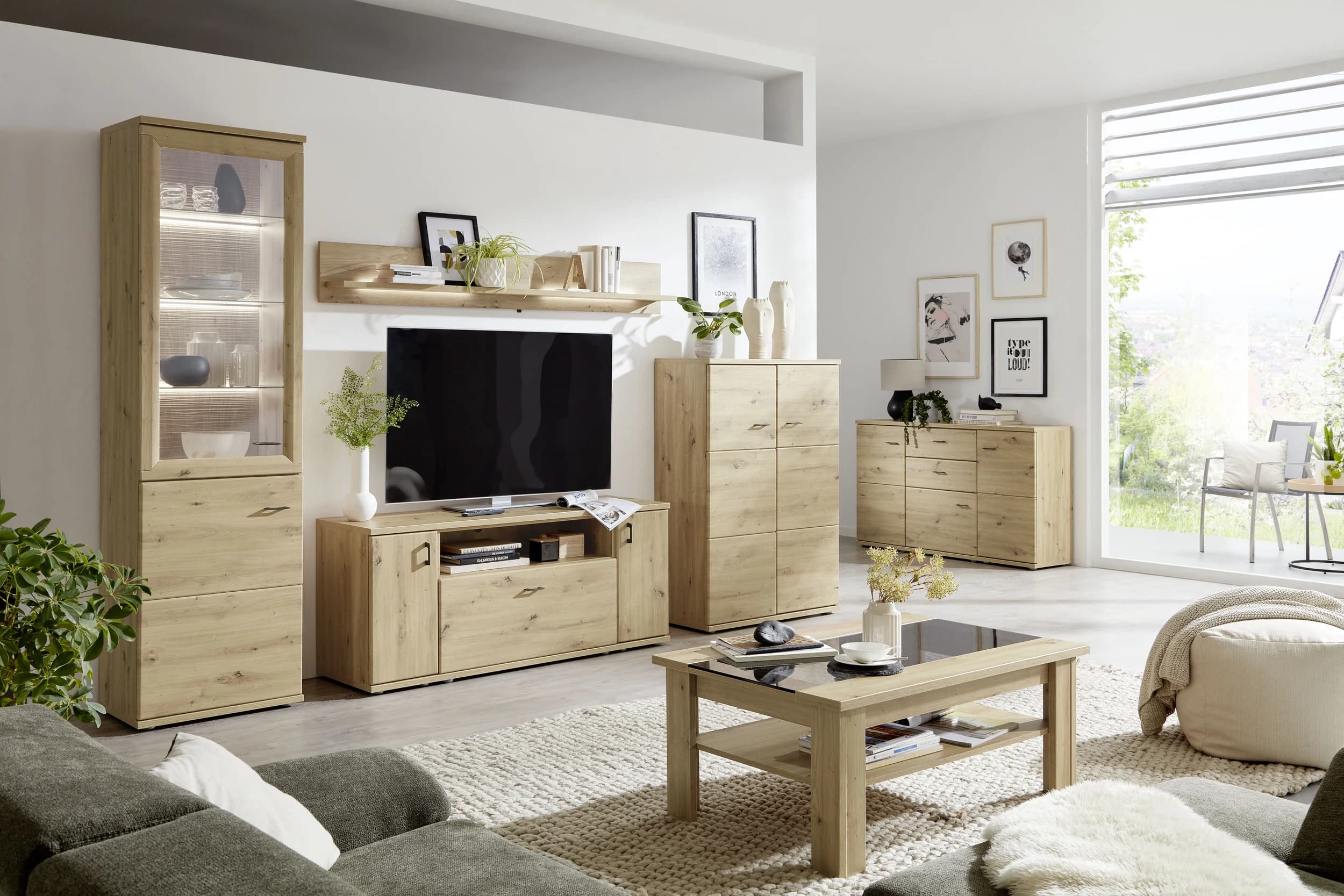 Wohnwand EM Locarno - mit Wandboard, Beleuchtung, Rückwandschroppung, Risseiche