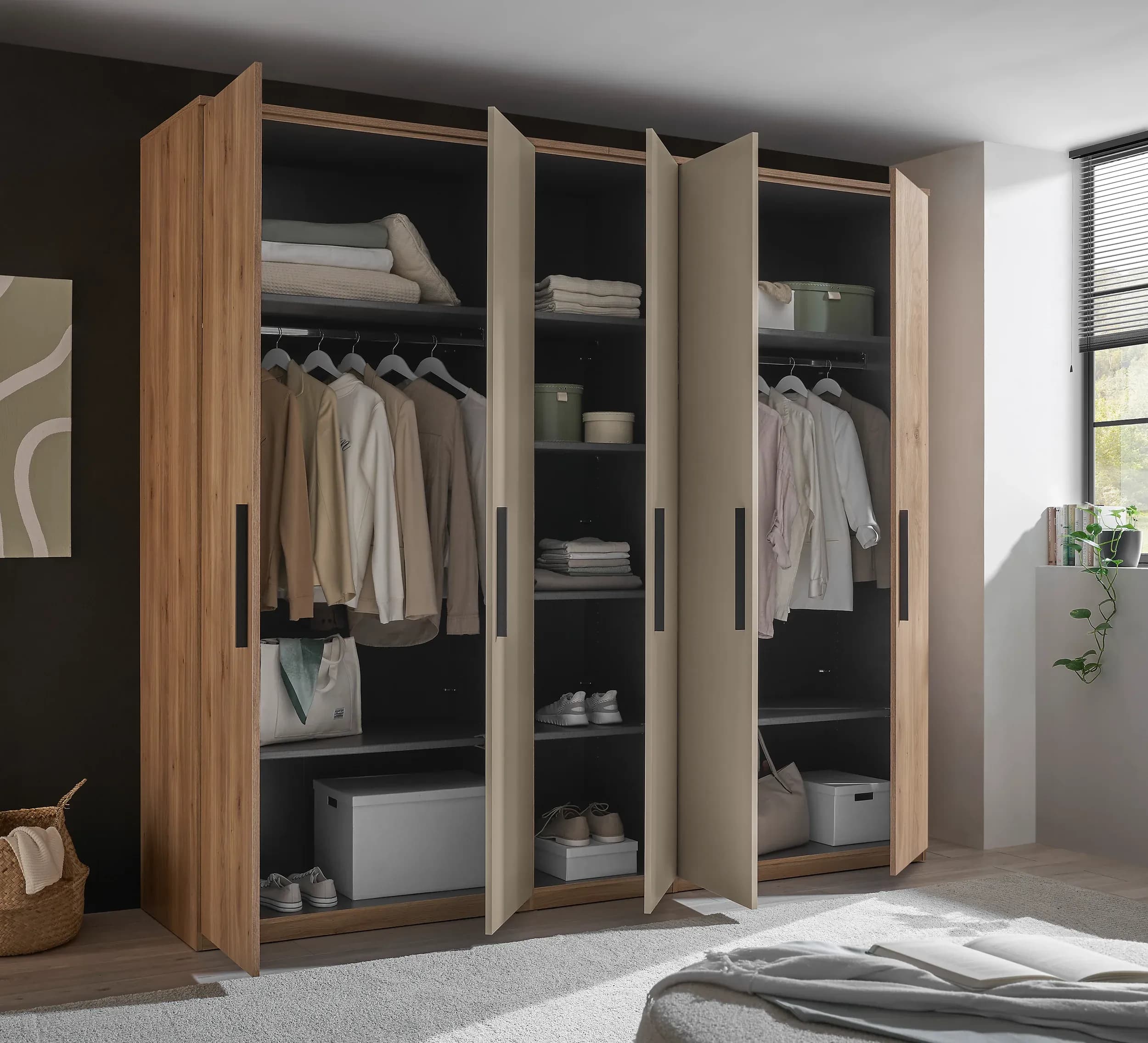 Drehtürenschrank - B. ca. 250,8 cm, Außentüren Holzdekor, Mitteltüren Beige