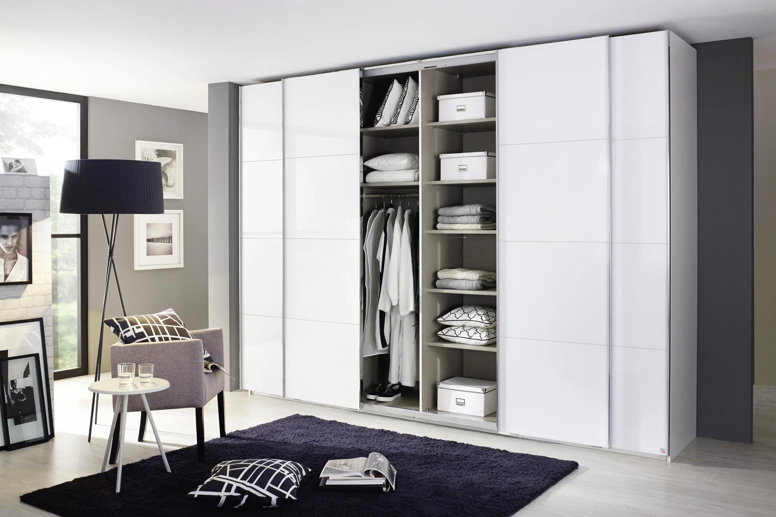 Schwebetürenschrank - B ca. 316 cm, Farbglas Kristallweiß