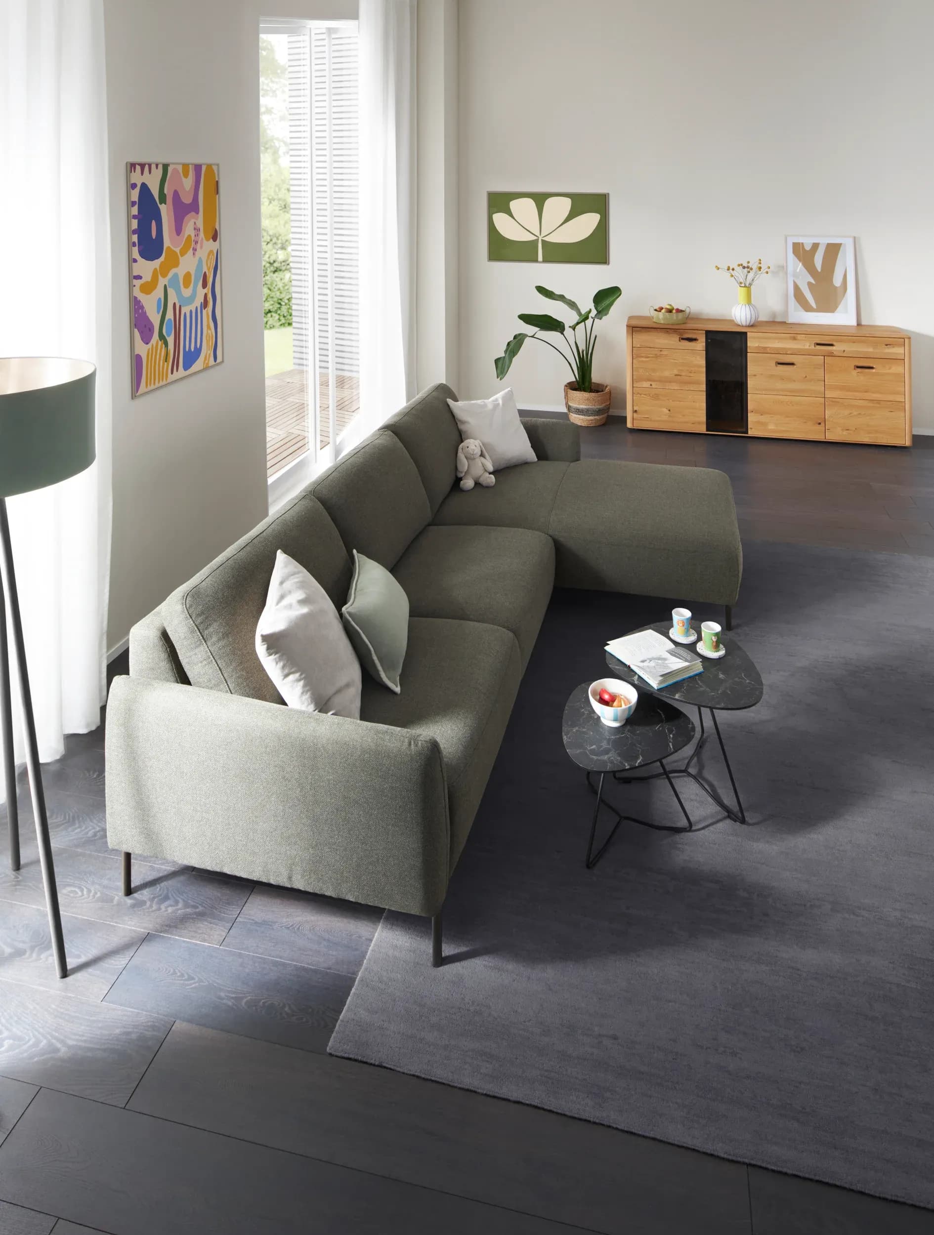 Ecksofa Leona - 3-Sitzer mit Longchair rechts inkl. Sitzvorzug motorisch, Stoff, Braungrün
