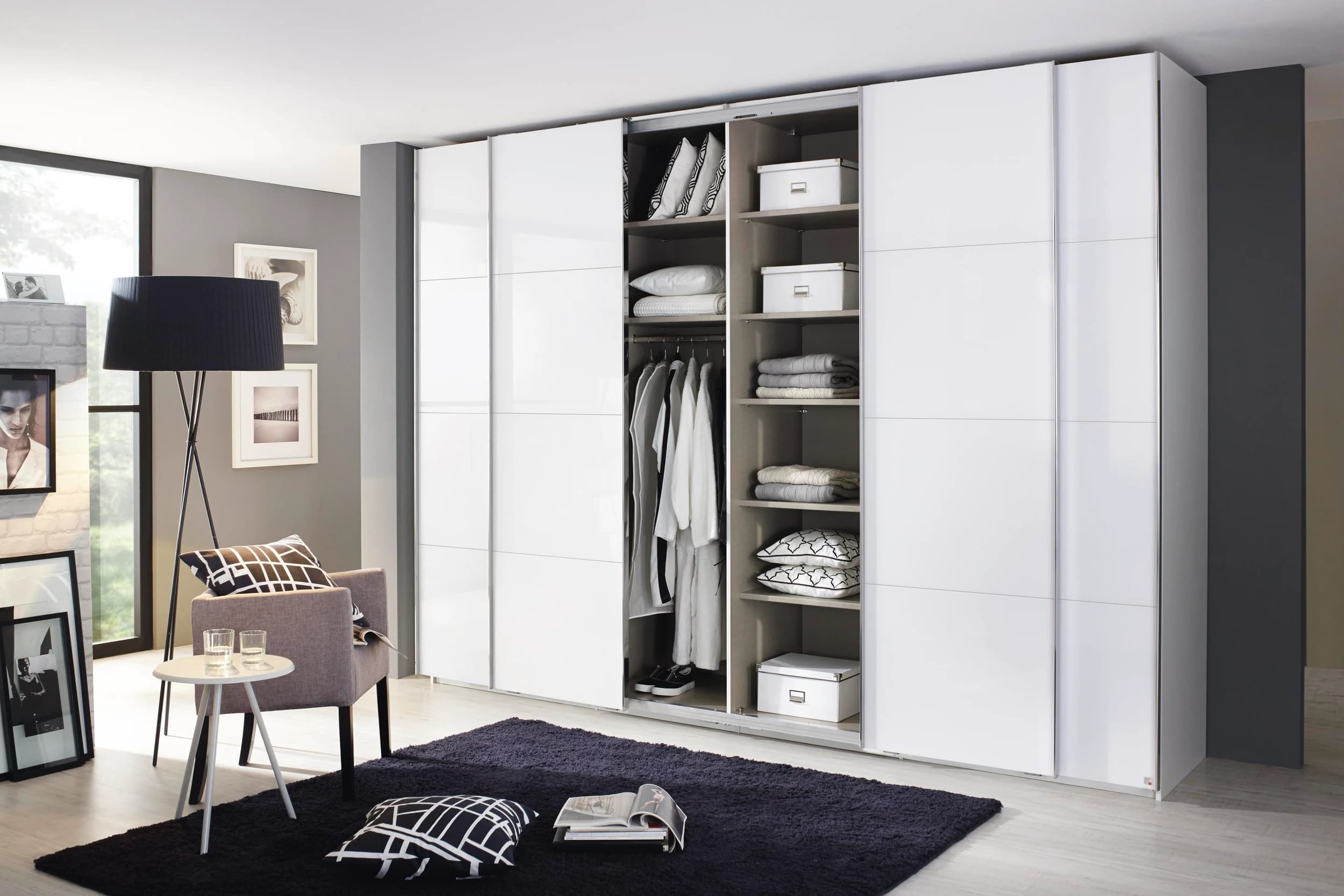 Schwebetürenschrank - B ca. 316 cm, Farbglas Kristallweiß