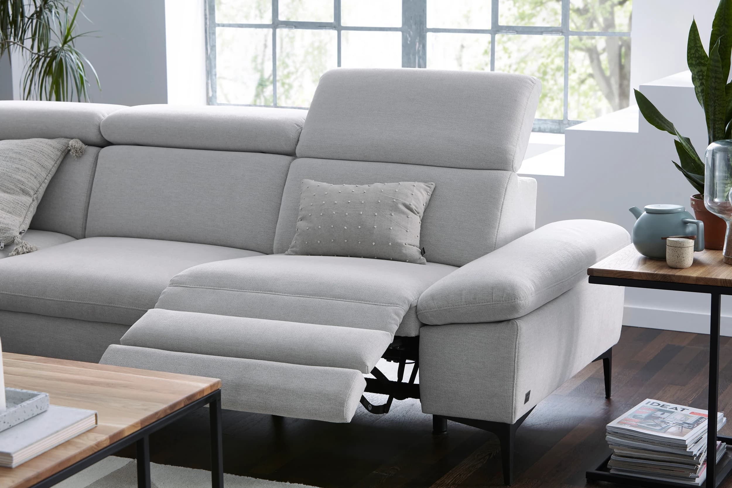 Ecksofa Felipa - Ecke links mit 2,5-Sitzer inkl. Relaxfunktion (motorisch) und Kopfteil verstellbar, Stoff, Natur