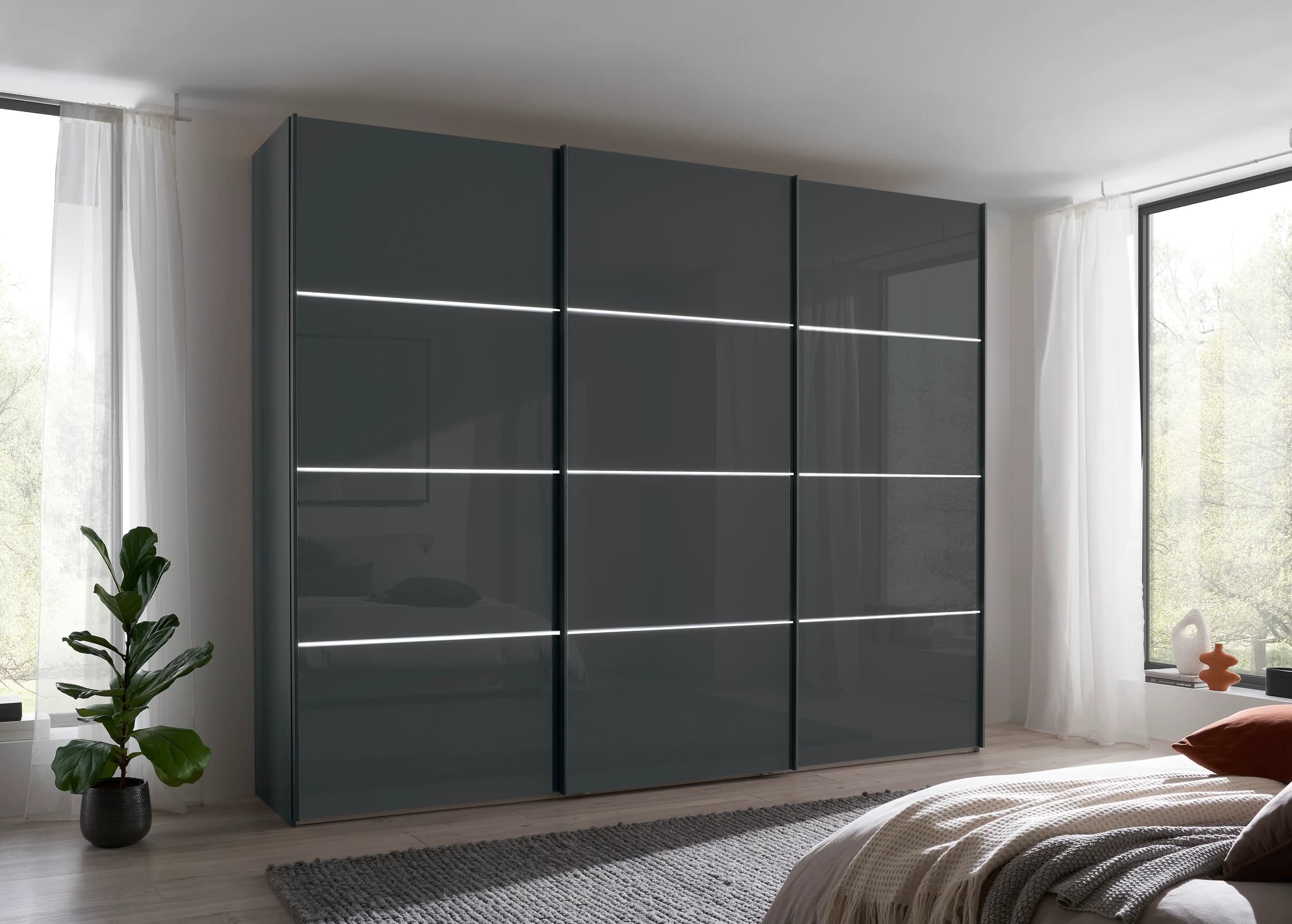 Schwebetürenschrank – inkl. Lichtstreifen, B. ca. 250 cm, Glas Lava