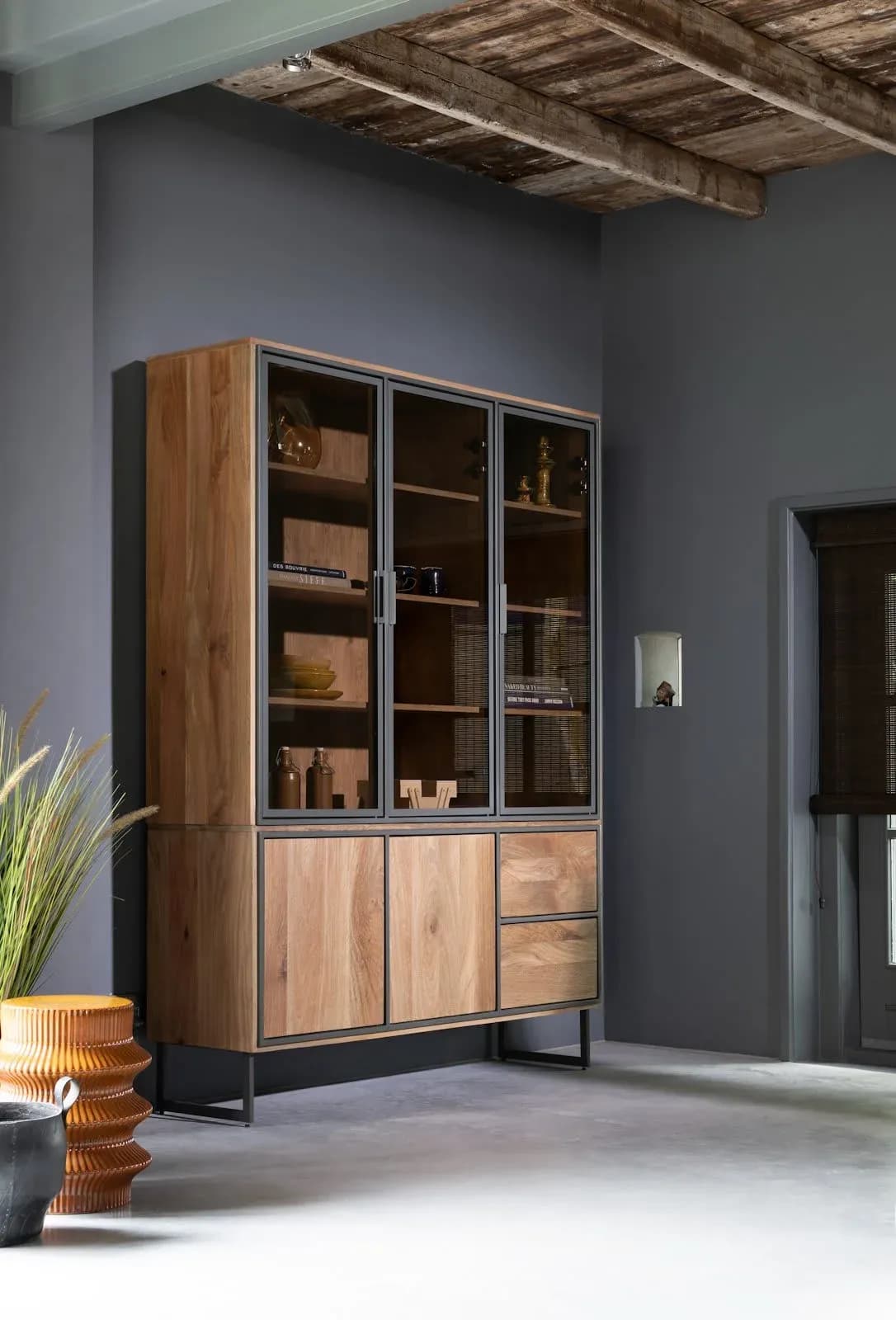 Trapani, Buffetschrank 160 cm - 3-Glastüren + 2-Türen + 2-Laden (+ LED)