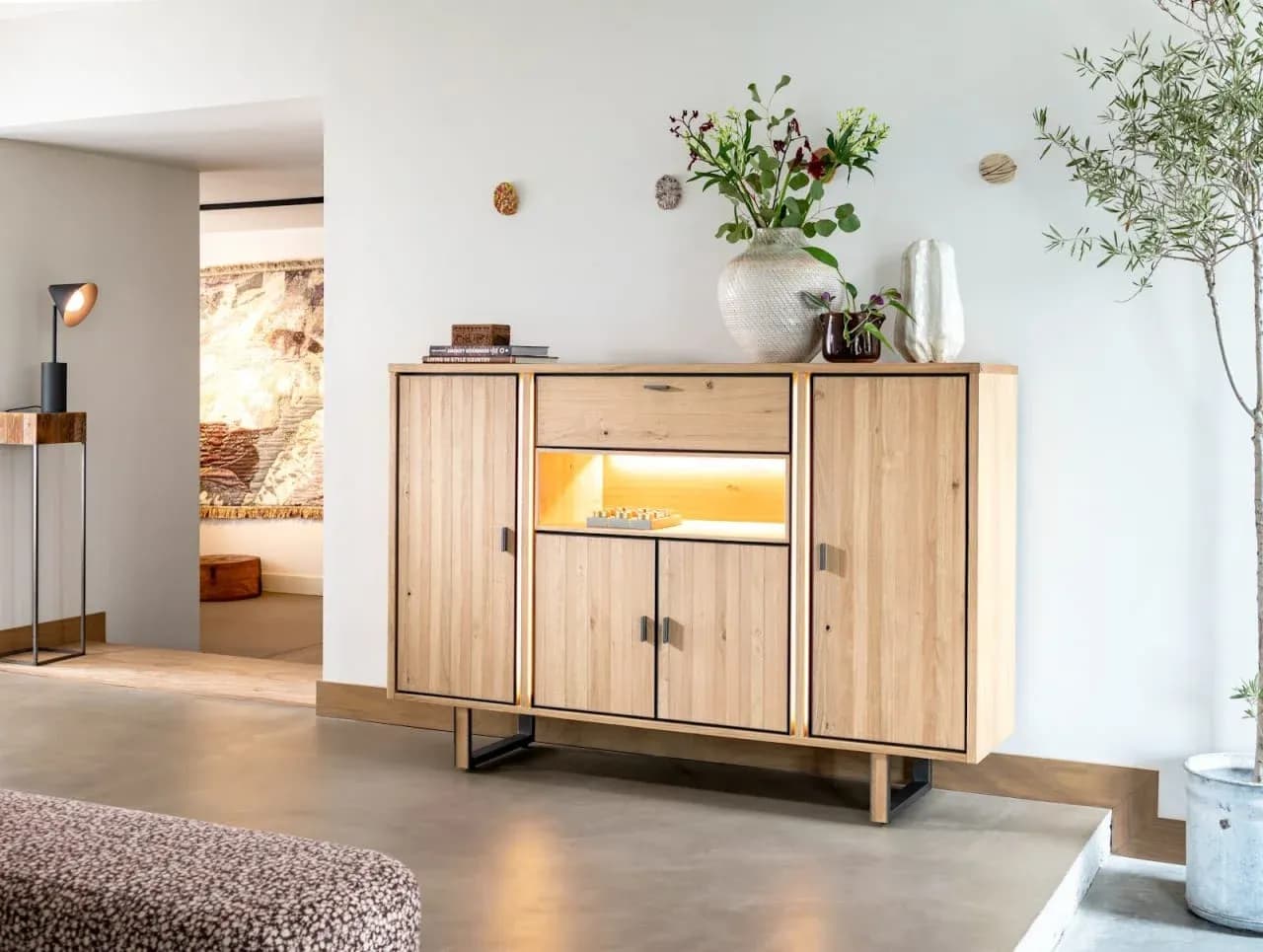 Shimanto, Highboard 180 cm - 4-Türen + 1-Lade + 1-Nische (dimmbare LED-Beleuchtung)