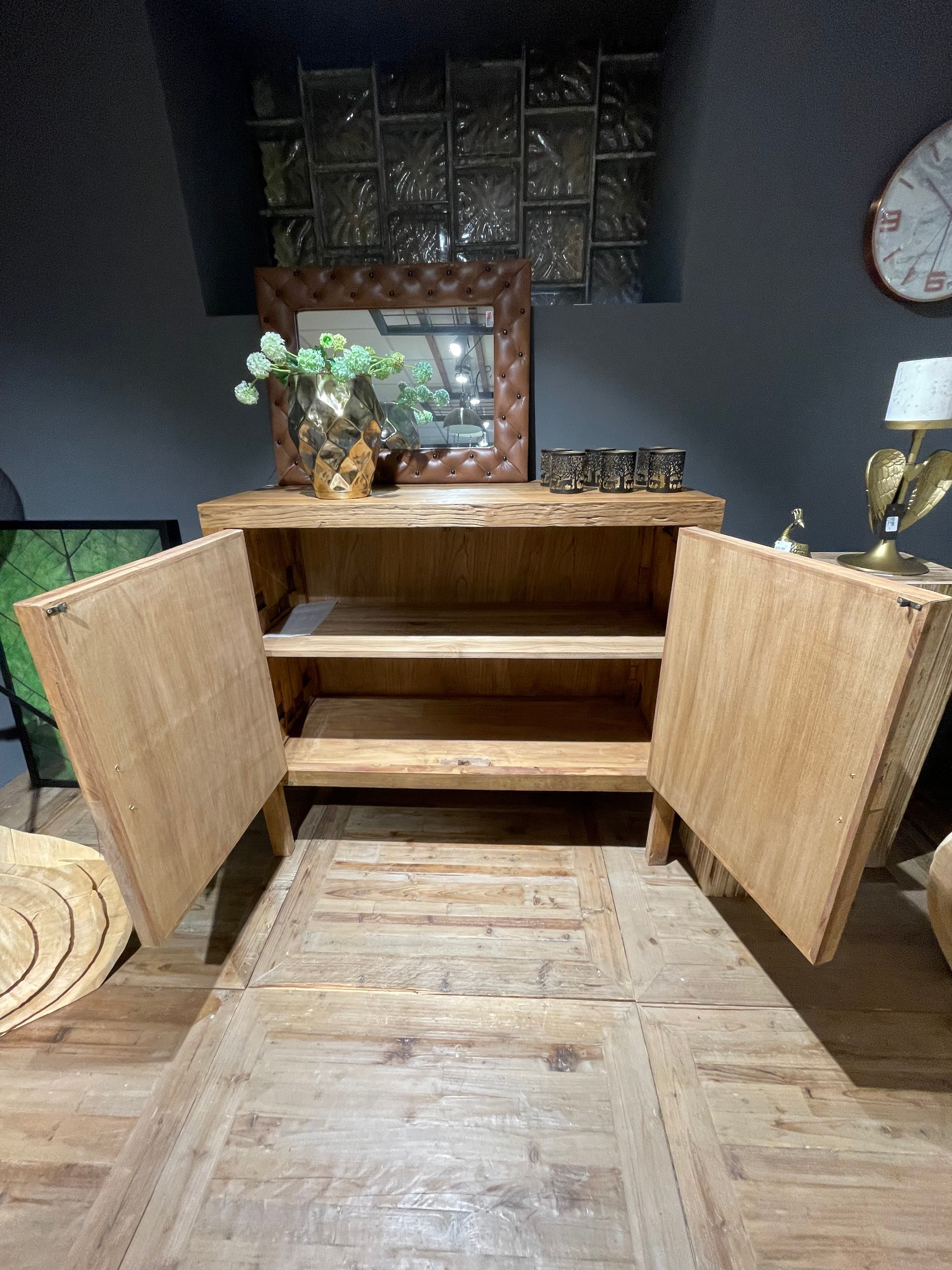 Sideboard alte Ulme Colmore – Ausstellungsstück im Möbelhaus Gottwald – der Wohnfuchs