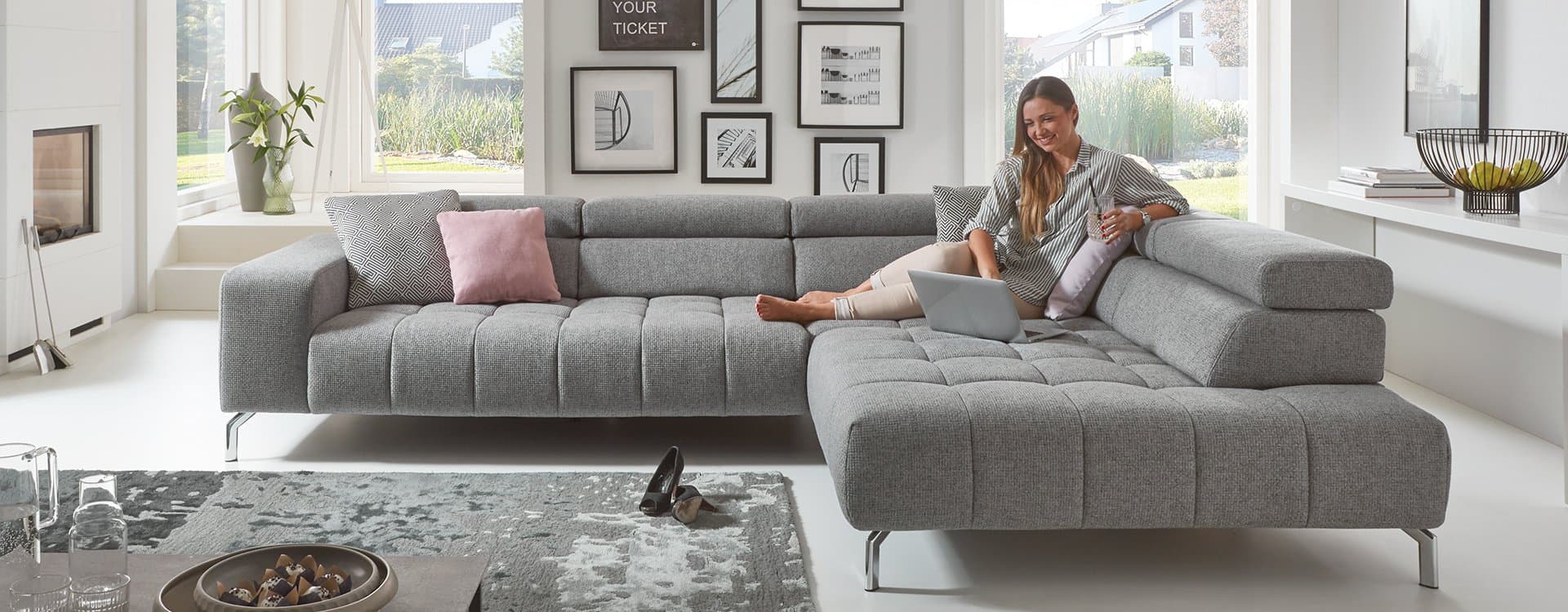 Ecksofa in gemütlichem Wohnzimmer beim Wohnfuchs