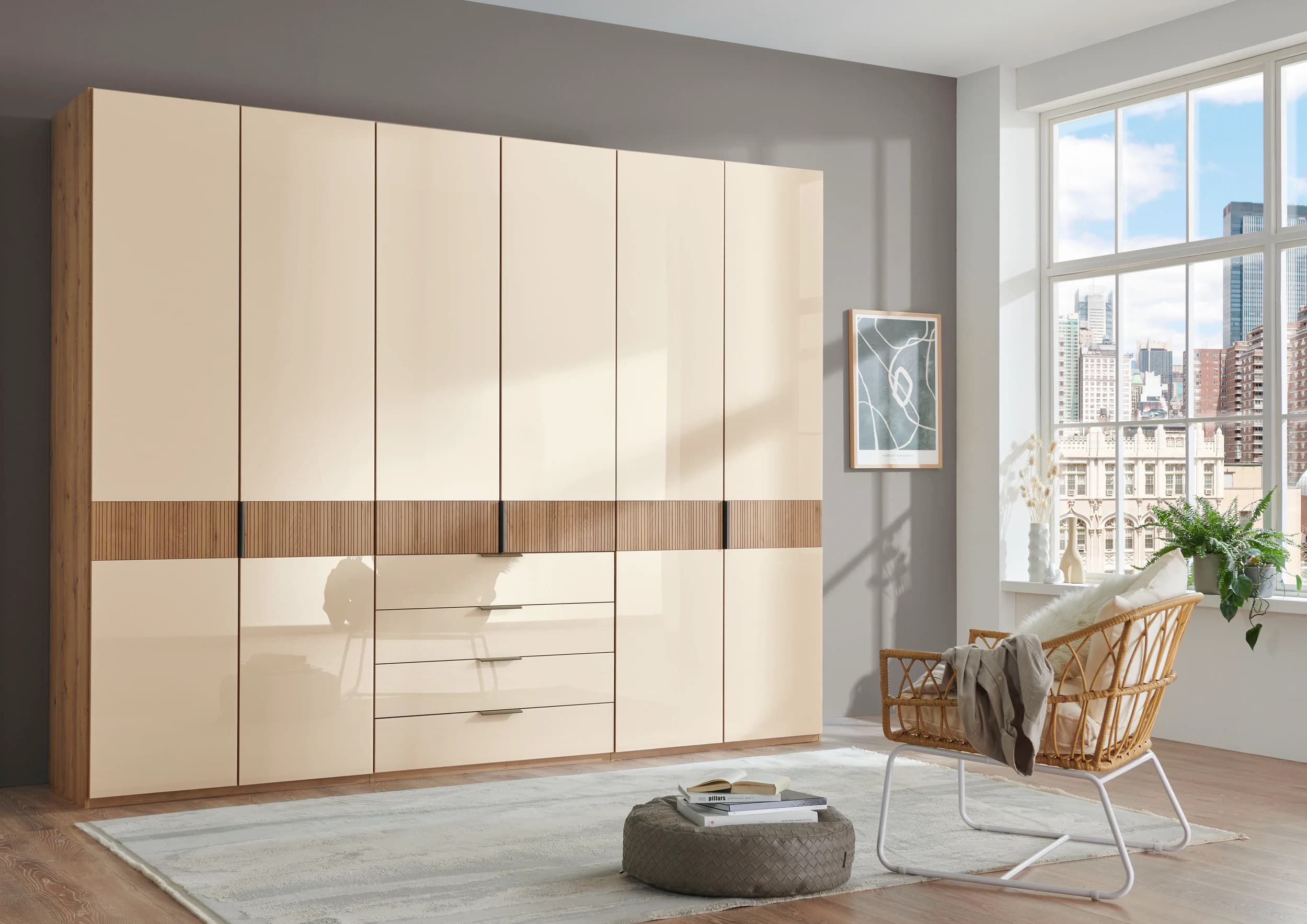 Drehtürenschrank - B. ca. 300 cm, Rillenstruktur massiv, Glas Champagner