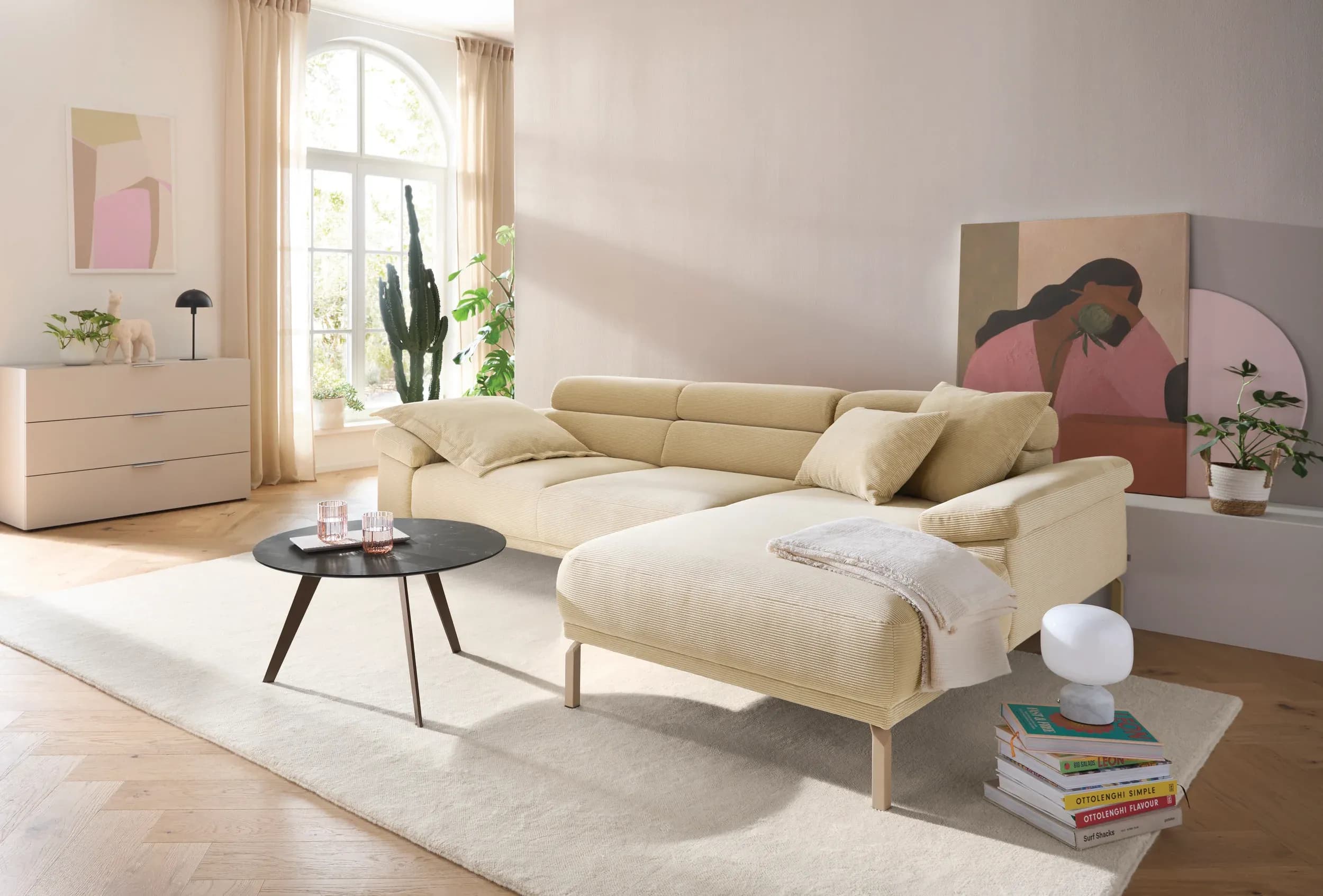 Ecksofa Bolonia - 2-Sitzer mit Longchair rechts inkl. Rückenlehne- und Kopfteilverstellung, Stoff, Cappuccino