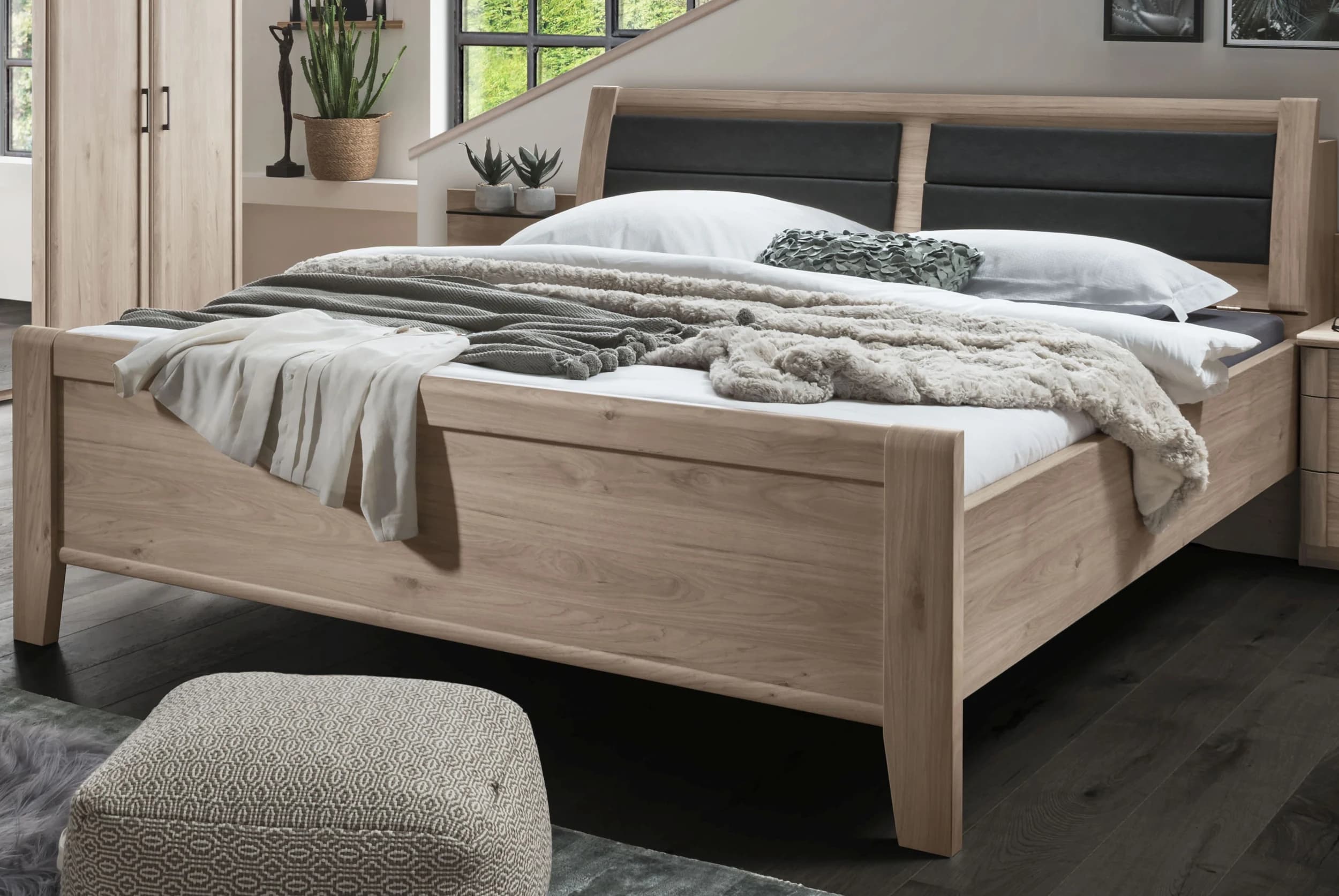 Bett mit Polsterkopfteil anthrazit EM 1080 - Liegefläche ca. 180x200 cm, Steineiche Nachbildung